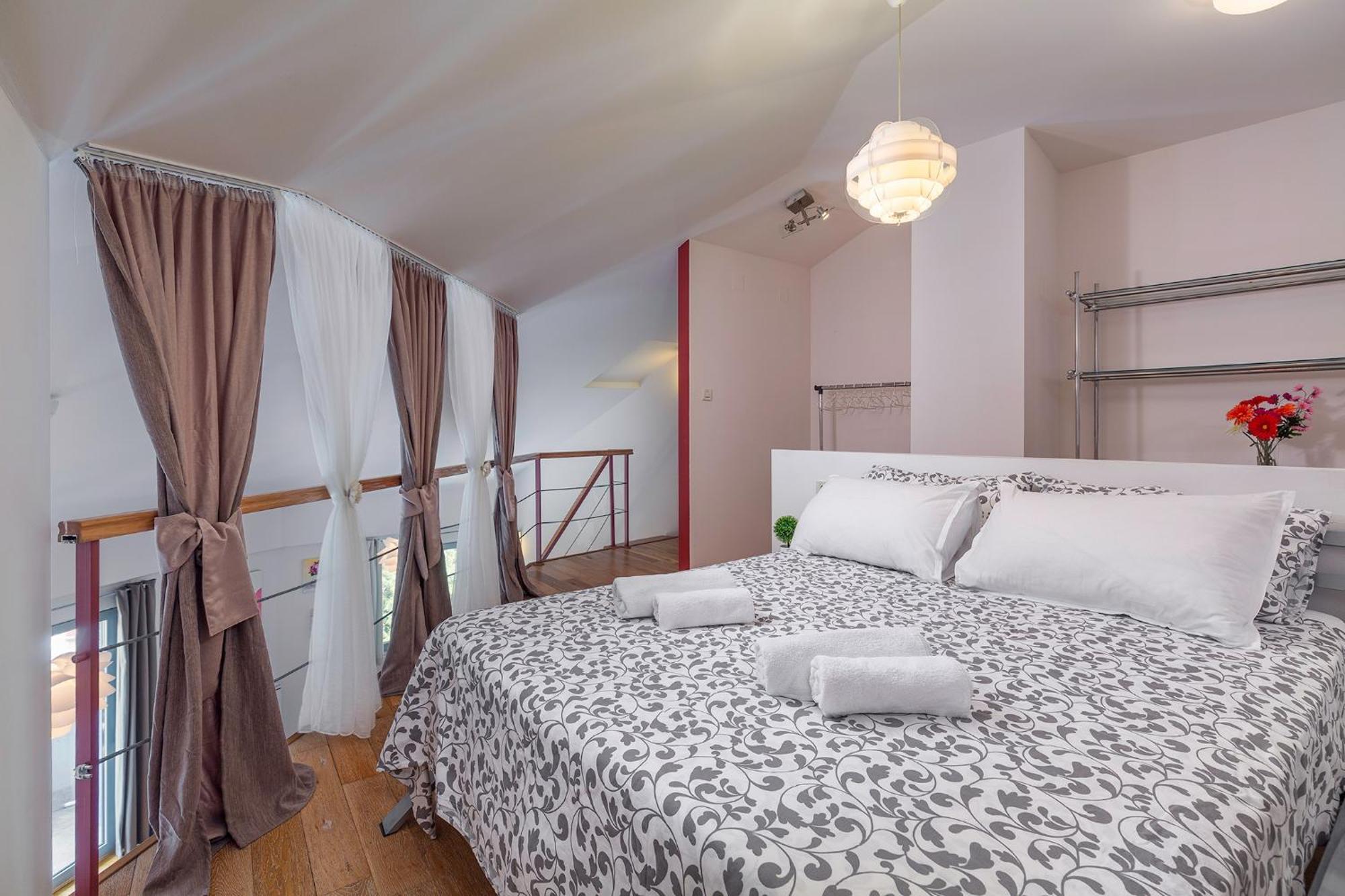 Deluxe Marina With A Private Parking Apartamento *